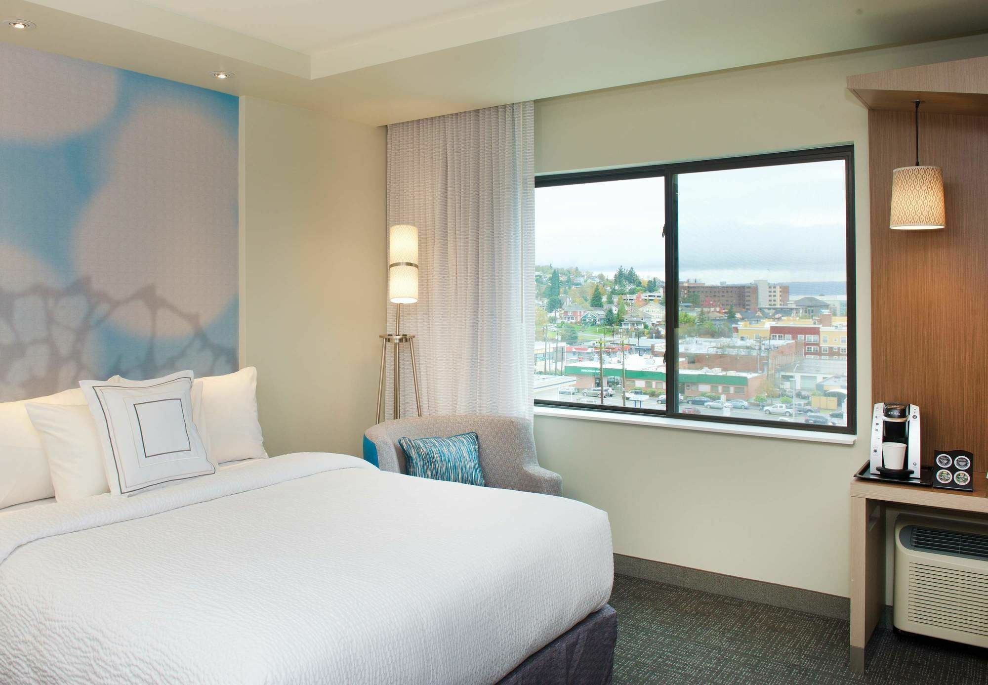 Courtyard By Marriott Seattle Everett Downtown Exterior photo